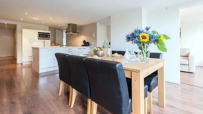 Rembrandtplein Apartment Suites contacts